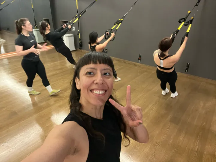 Zulma leading a TRX training session